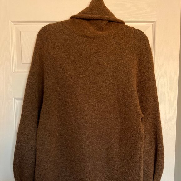 Aritzia Babaton Adichie Sweater - Picture 9 of 12